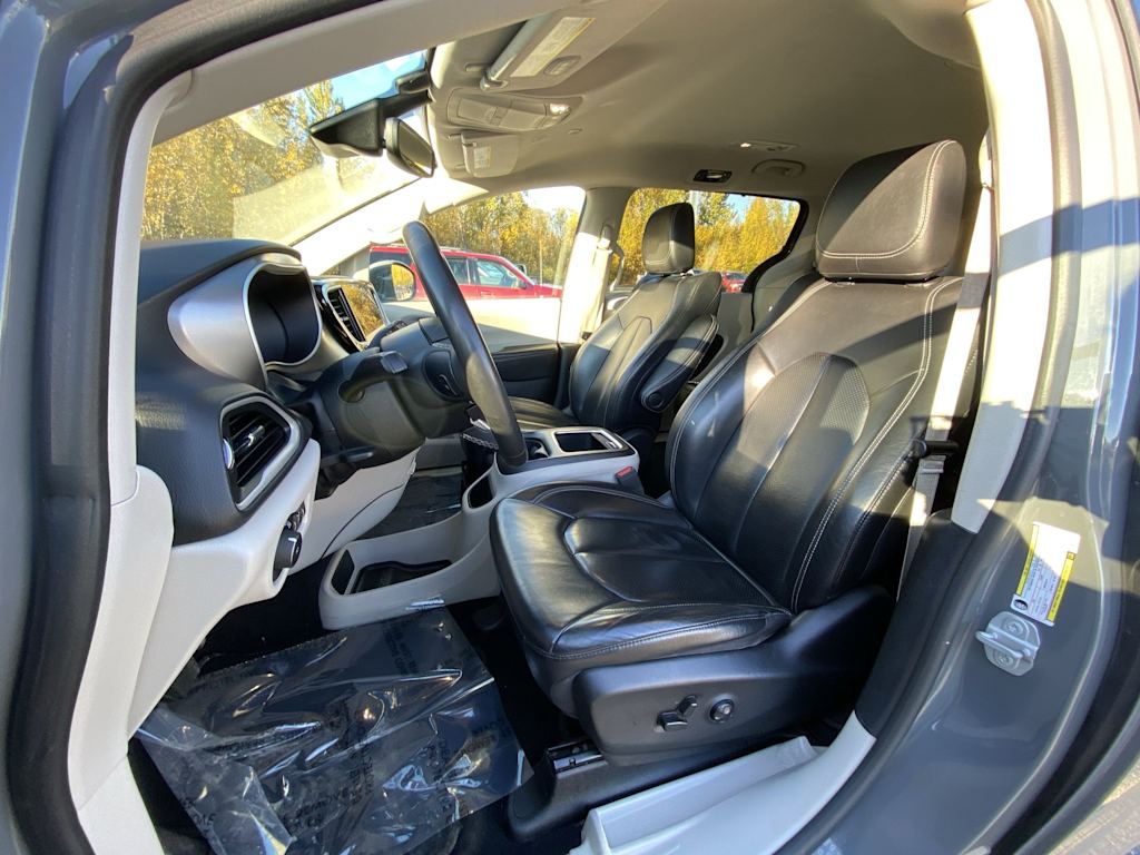 Thumbnail: 2022 Chrysler Pacifica - 7