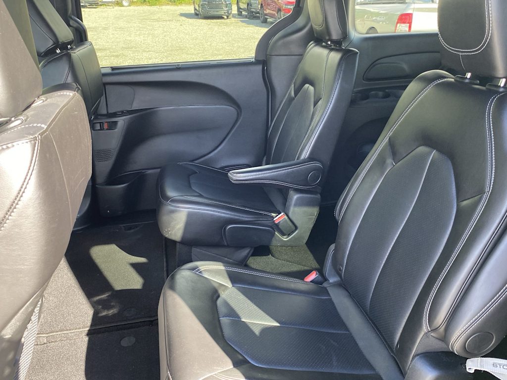 Thumbnail: 2025 Chrysler Pacifica - 9