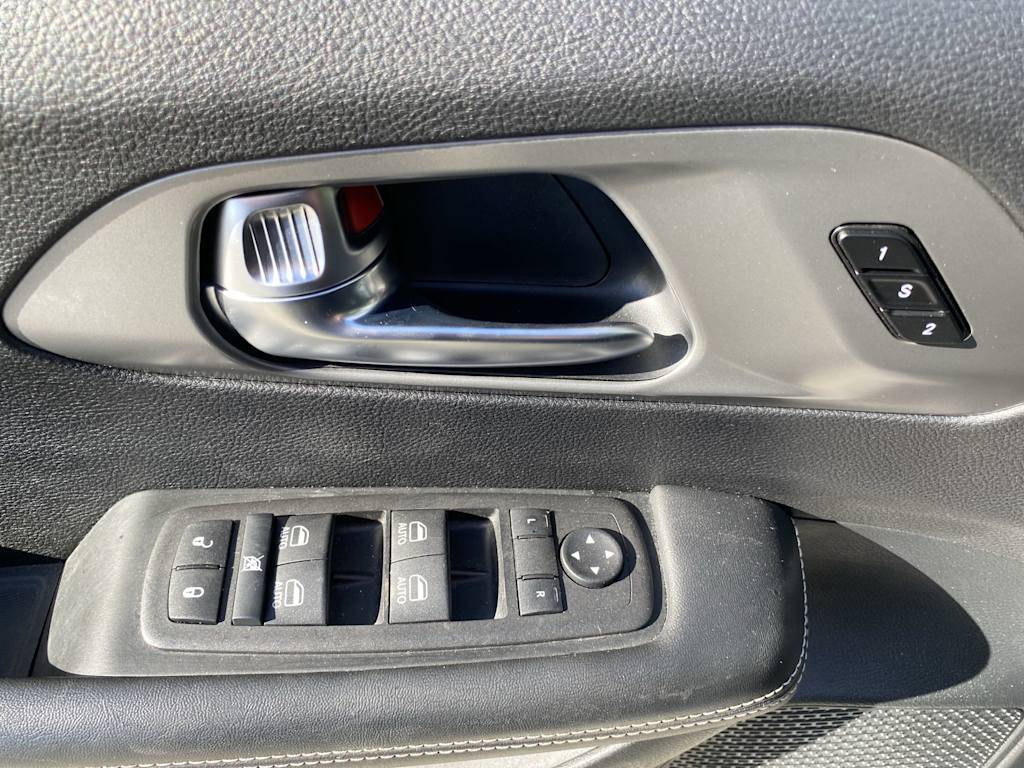 Thumbnail: 2025 Chrysler Pacifica - 21