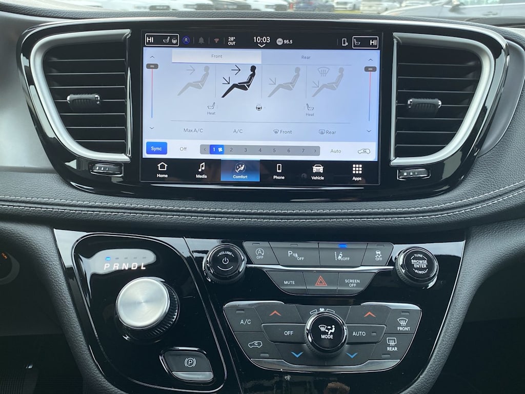 Thumbnail: 2026 Chrysler Pacifica - 21