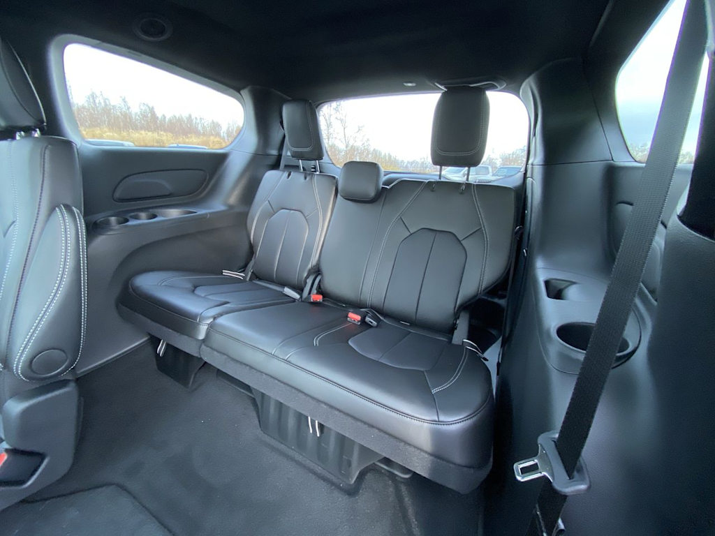 Thumbnail: 2026 Chrysler Pacifica - 24