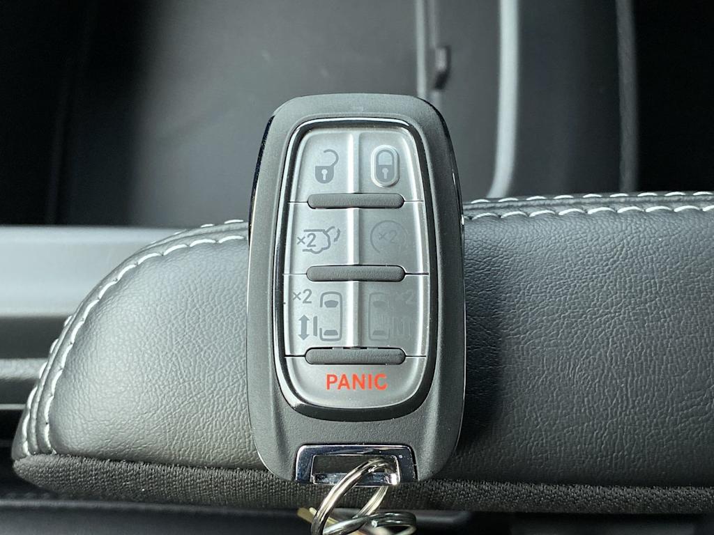 Thumbnail: 2026 Chrysler Pacifica - 14