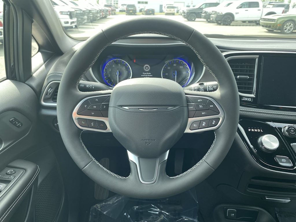 Thumbnail: 2027 Chrysler Pacifica - 3