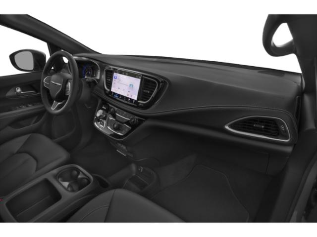 Thumbnail: 2026 Chrysler Pacifica - 10