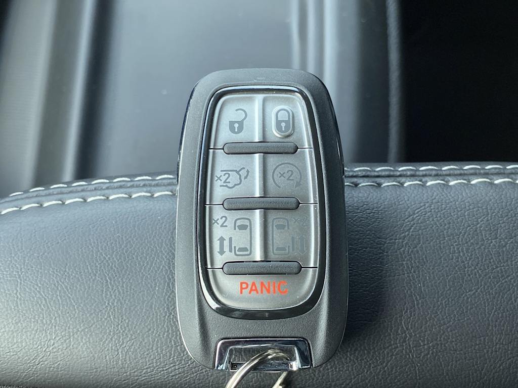 Thumbnail: 2027 Chrysler Pacifica - 11