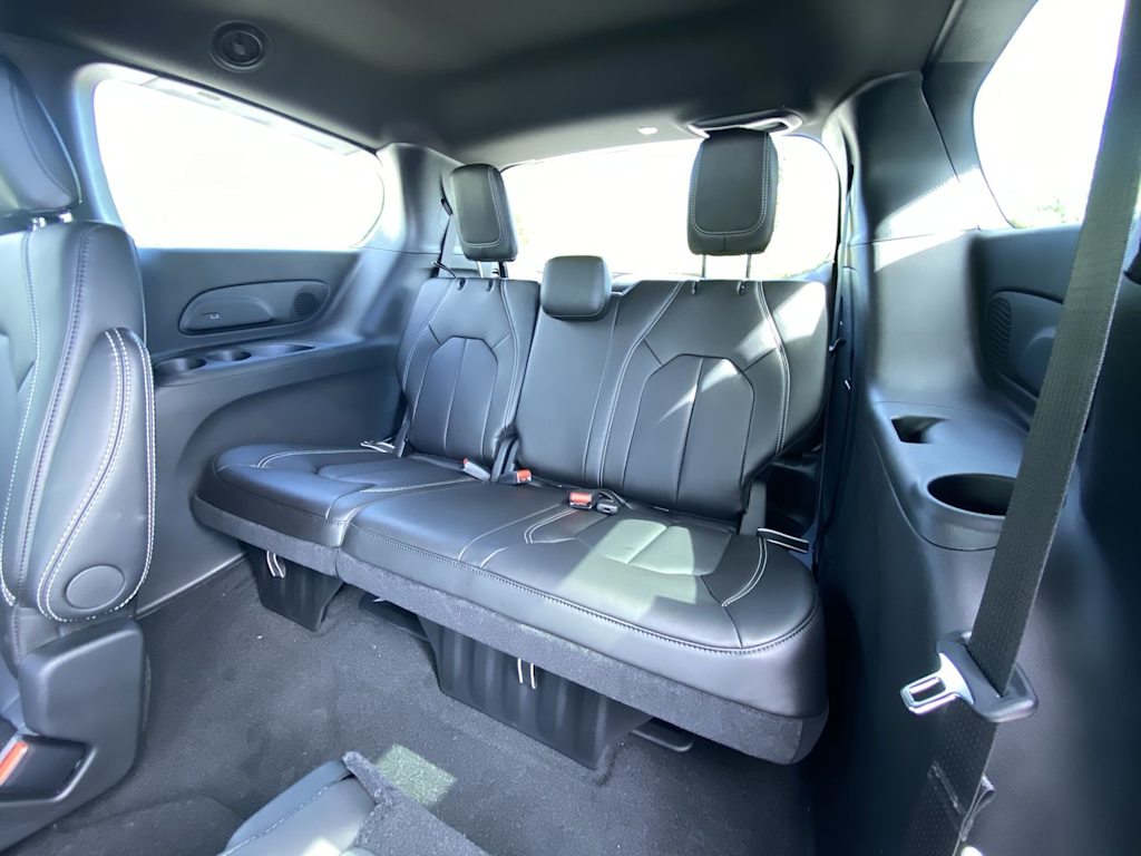 Thumbnail: 2027 Chrysler Pacifica - 30