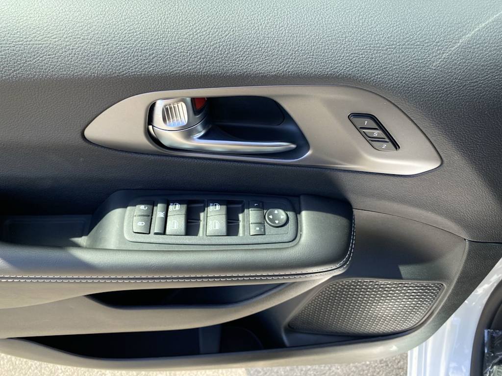 Thumbnail: 2027 Chrysler Pacifica - 24