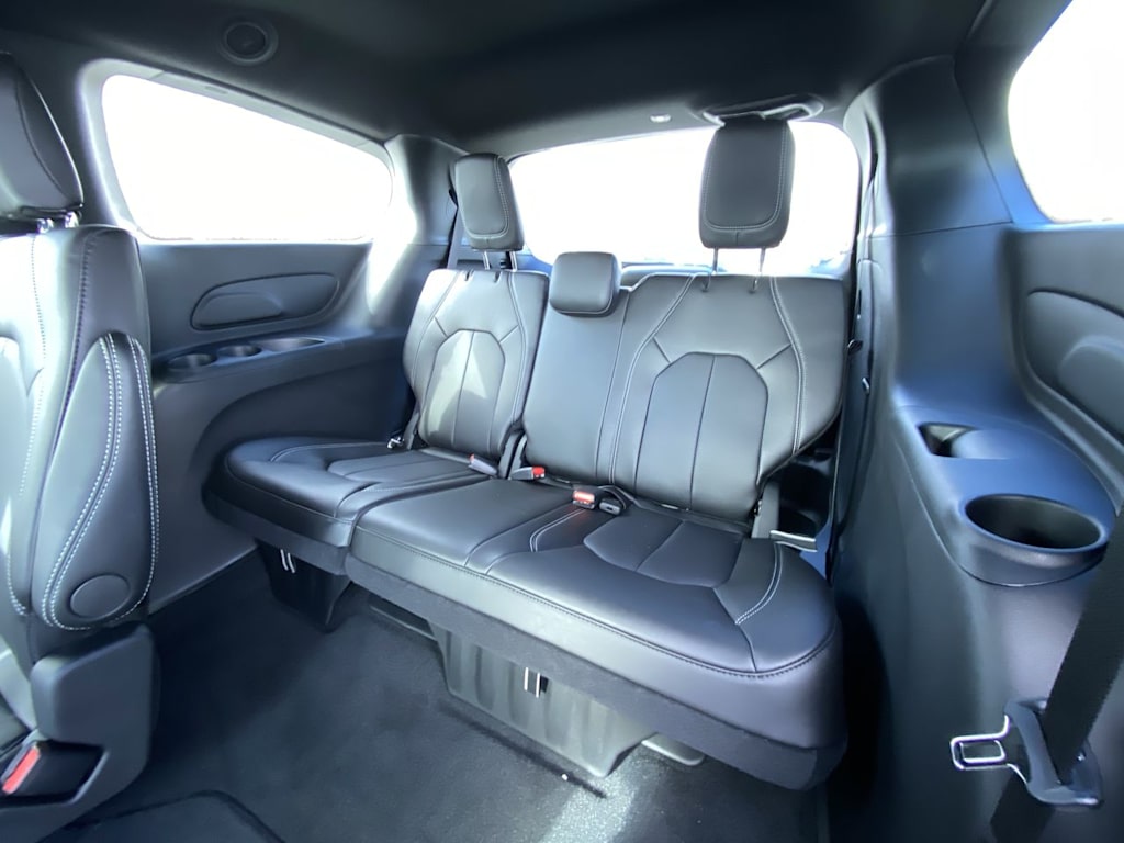 Thumbnail: 2026 Chrysler Pacifica - 23