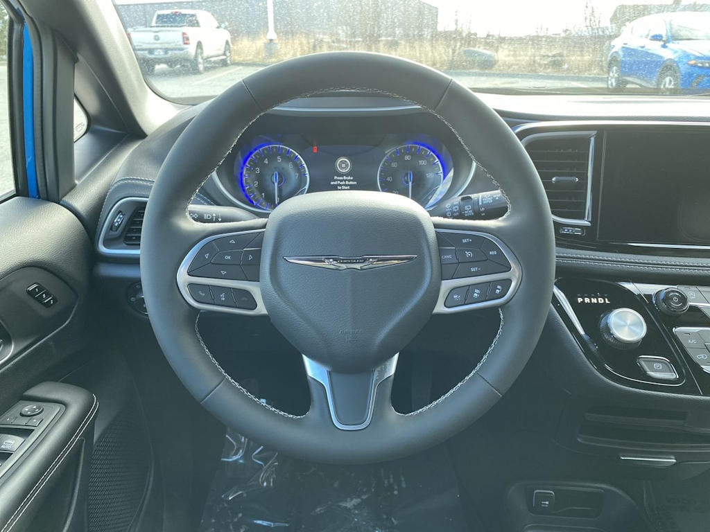 Thumbnail: 2026 Chrysler Pacifica - 2