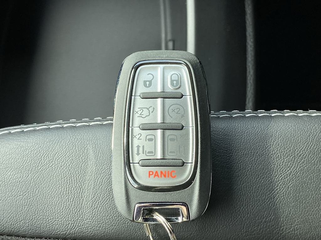 Thumbnail: 2026 Chrysler Pacifica - 14