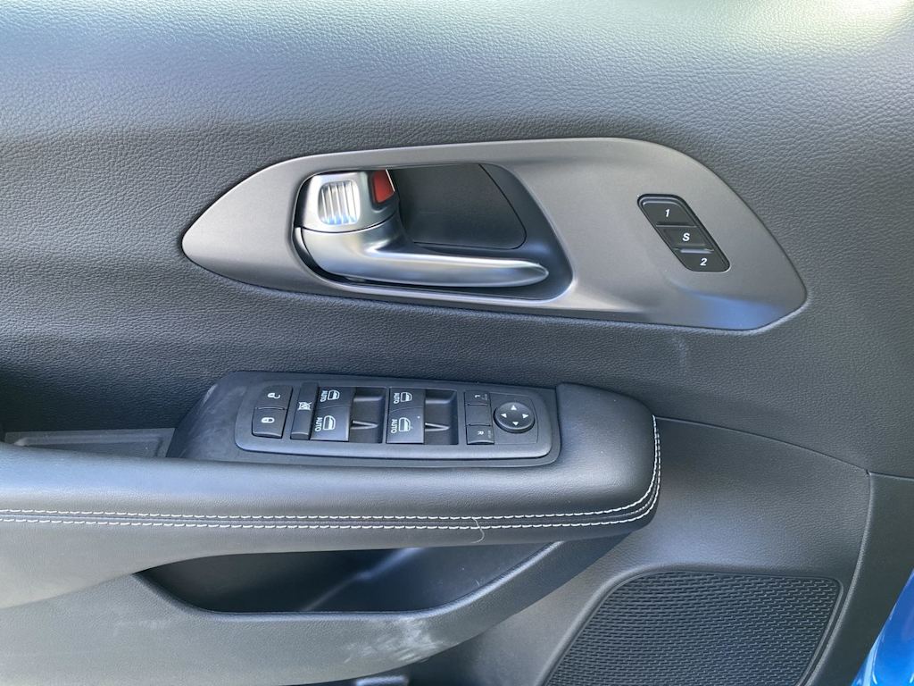 Thumbnail: 2026 Chrysler Pacifica - 19