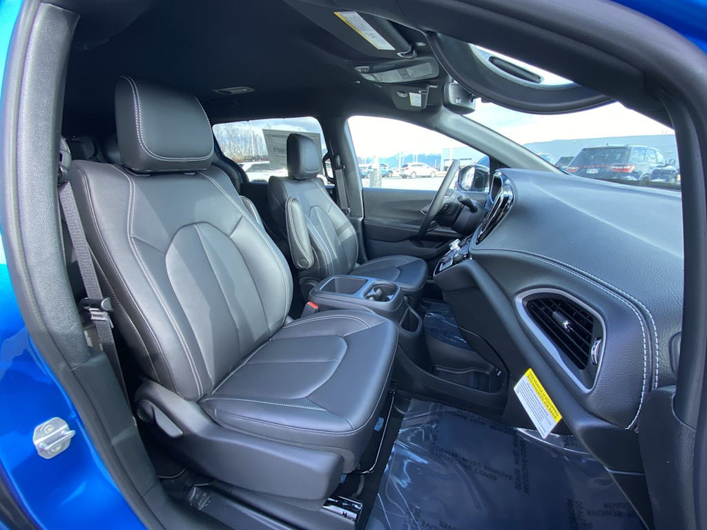 Thumbnail: 2026 Chrysler Pacifica - 24