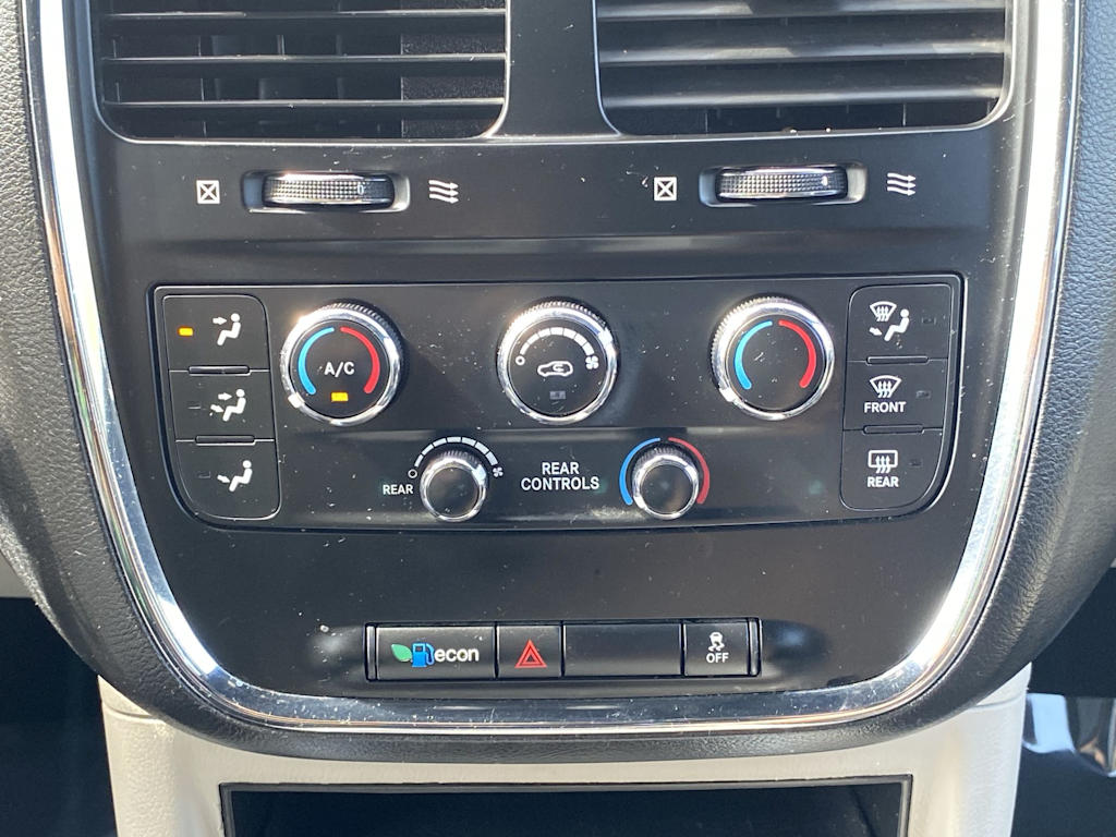 Thumbnail: 2018 Dodge Grand Caravan - 25
