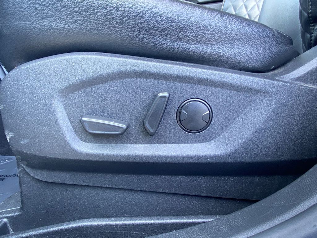 Thumbnail: 2023 Ford Edge - 25