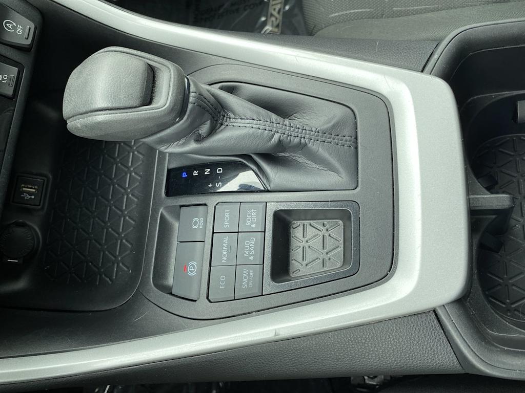 Thumbnail: 2024 Toyota RAV4 - 13