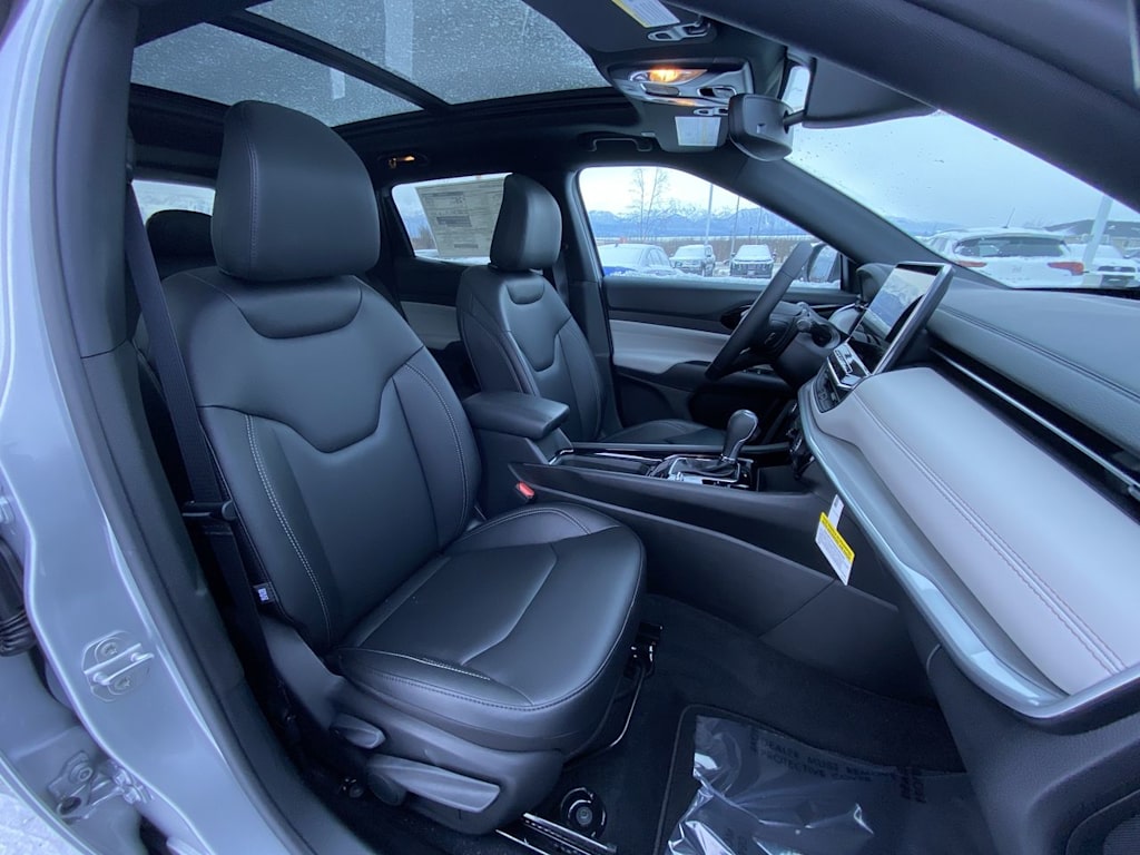Thumbnail: 2026 Jeep Compass - 11