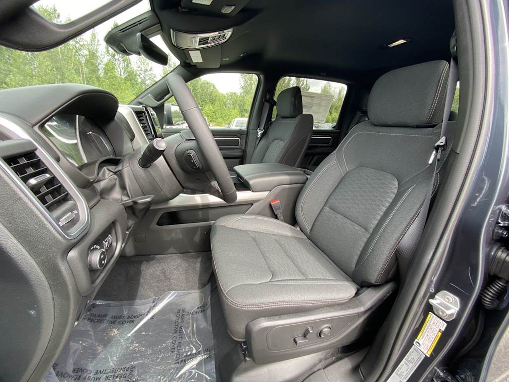 Thumbnail: 2026 RAM 1500 - 5