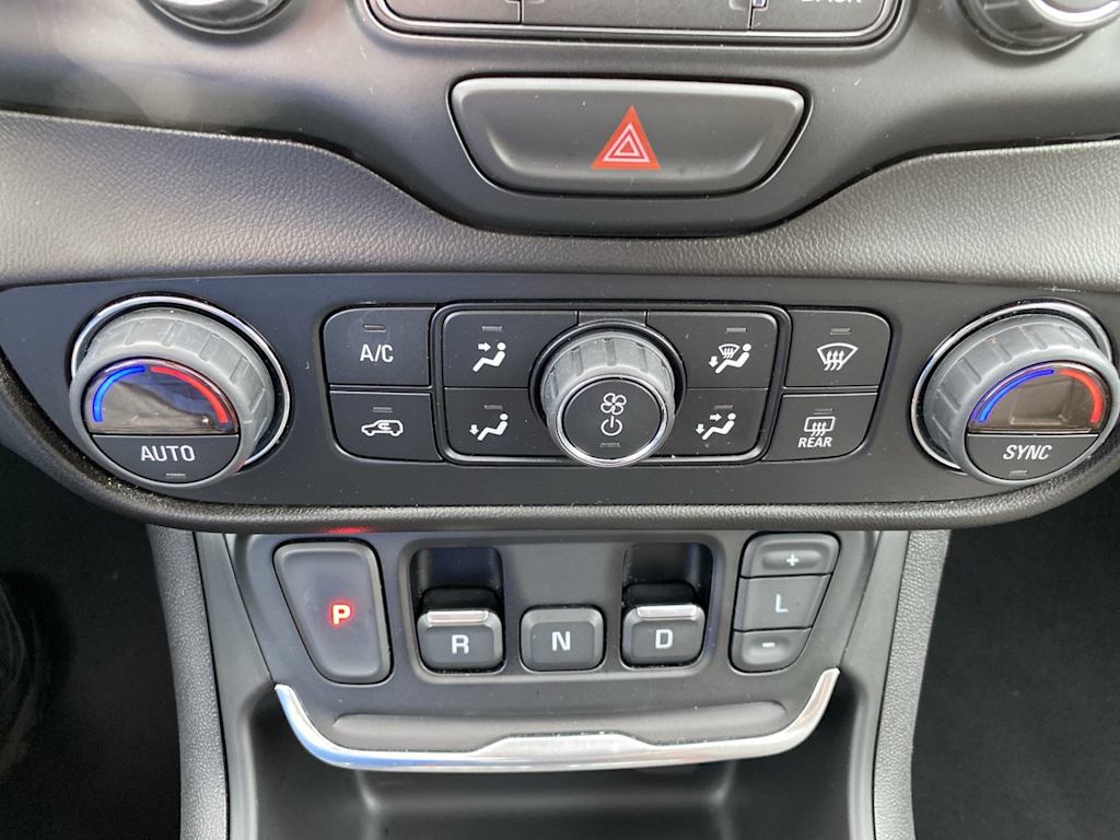 Thumbnail: 2020 GMC Terrain - 26