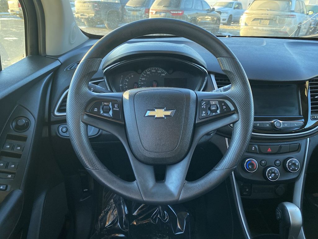 Thumbnail: 2018 Chevrolet Trax - 2