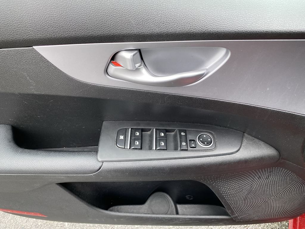 Thumbnail: 2023 Kia Forte - 20