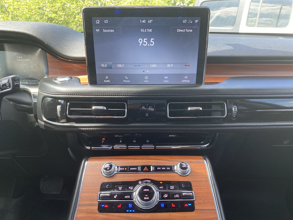 Thumbnail: 2020 Lincoln Aviator - 10