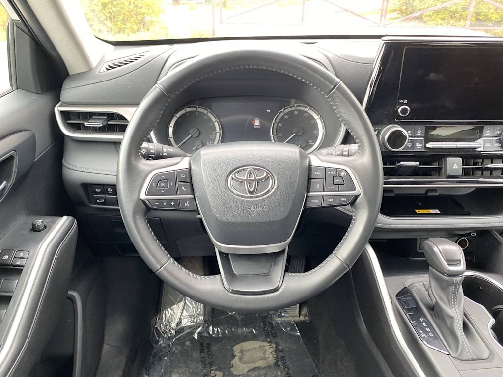 Thumbnail: 2024 Toyota Highlander - 2