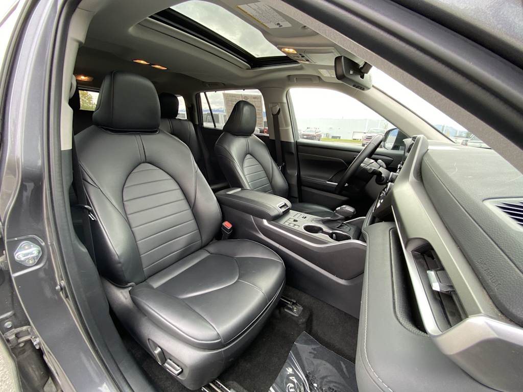 Thumbnail: 2024 Toyota Highlander - 10