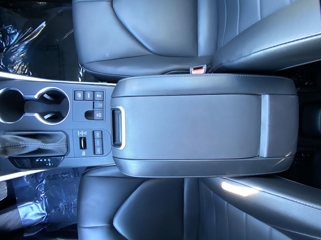 Thumbnail: 2024 Toyota Highlander - 23