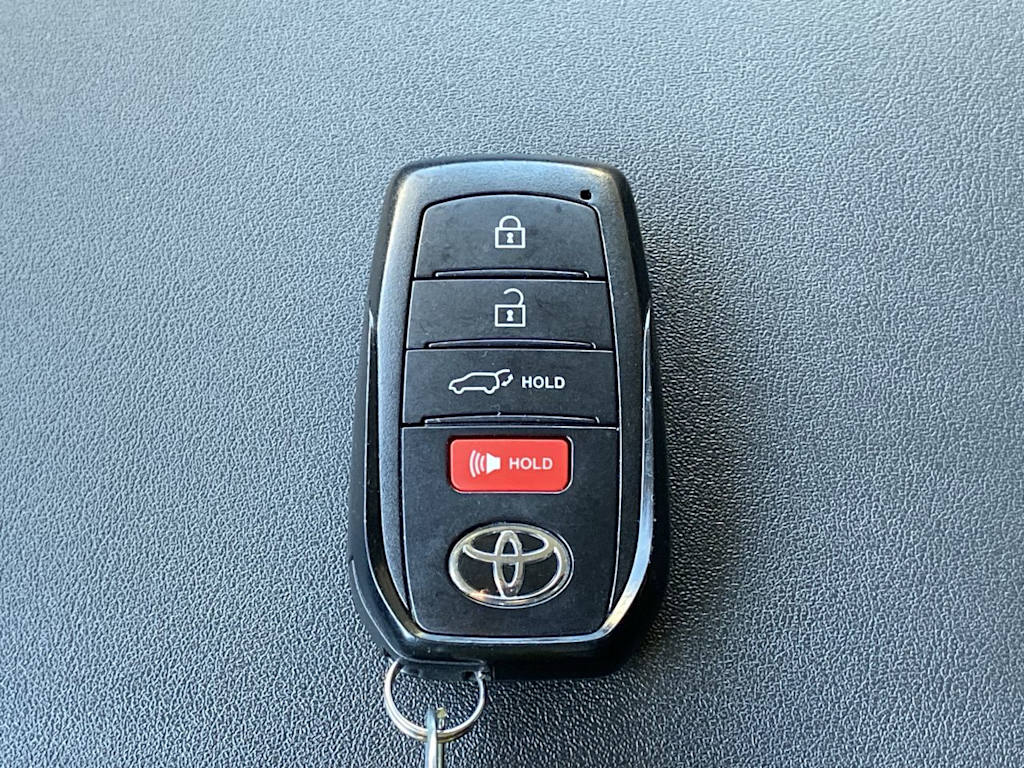 Thumbnail: 2024 Toyota Highlander - 15