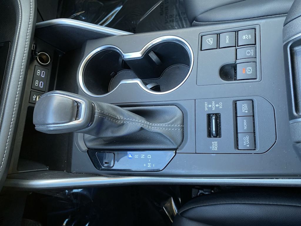 Thumbnail: 2024 Toyota Highlander - 12