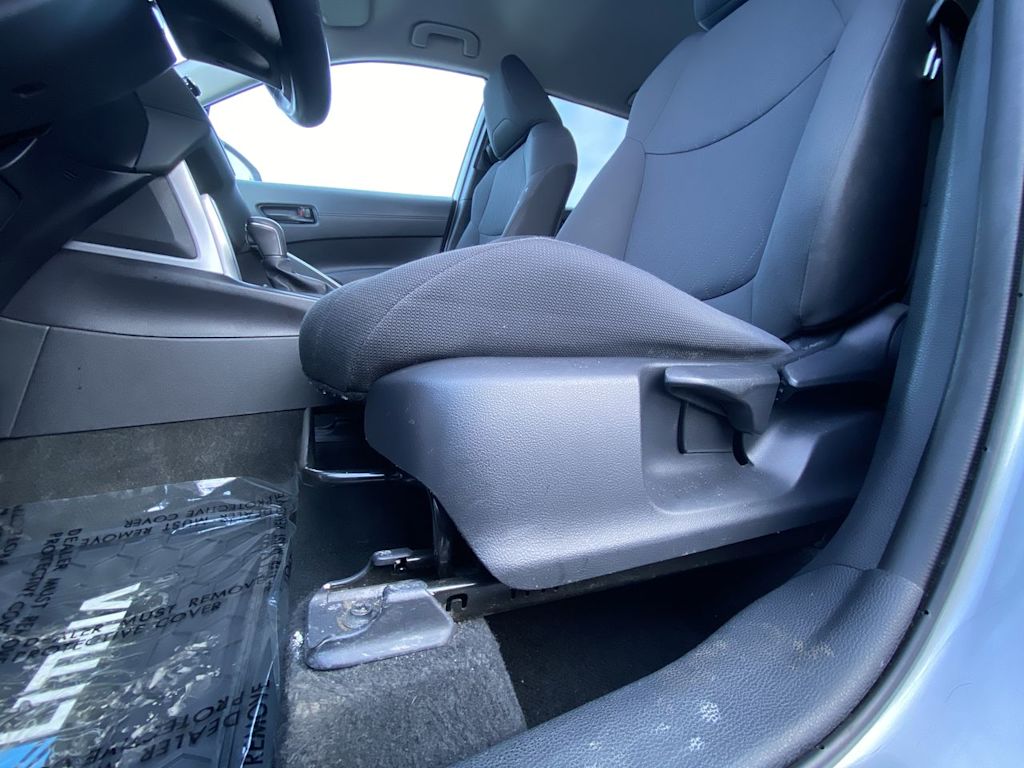 2022 Toyota Corolla Cross LE 19
