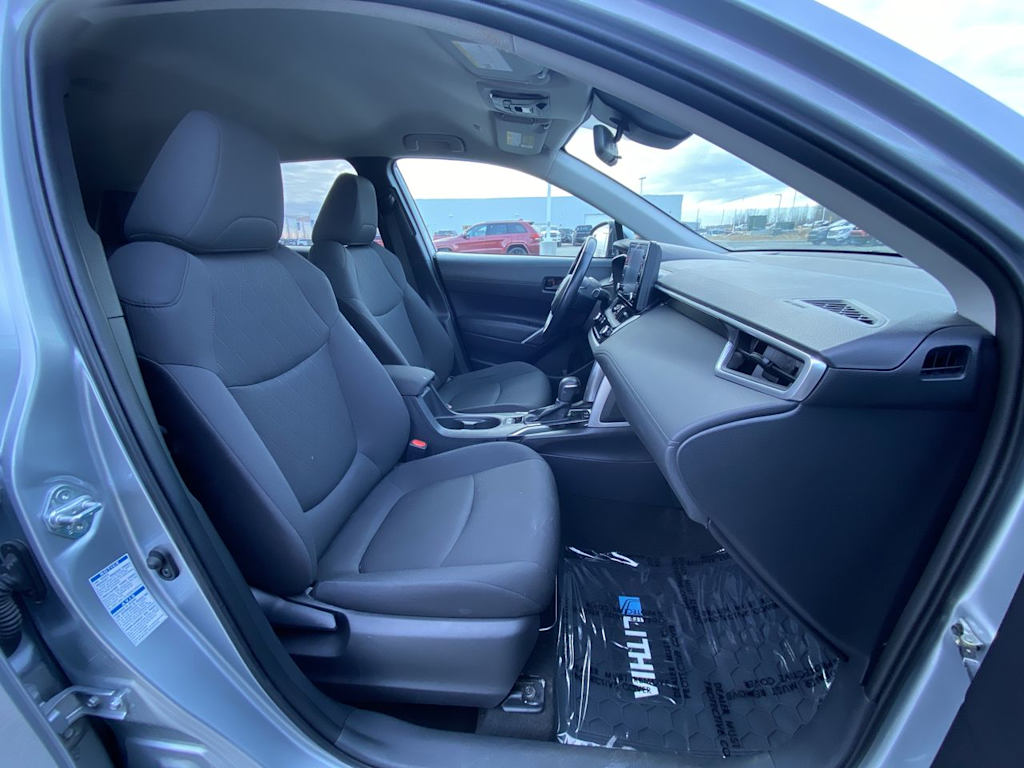 2022 Toyota Corolla Cross LE 23