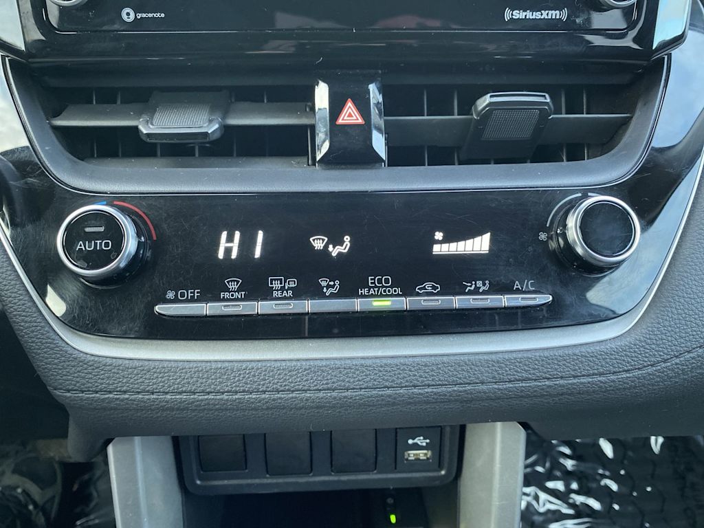 2022 Toyota Corolla Cross LE 22