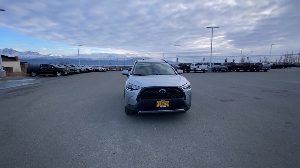 2022 Toyota Corolla Cross LE 17