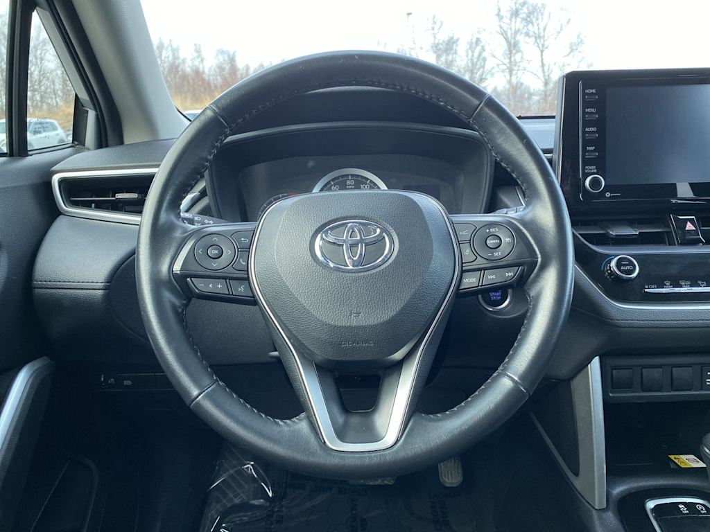 2022 Toyota Corolla Cross LE 2