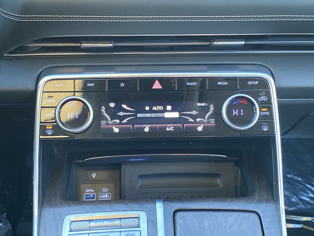 Thumbnail: 2024 Genesis GV80 - 24