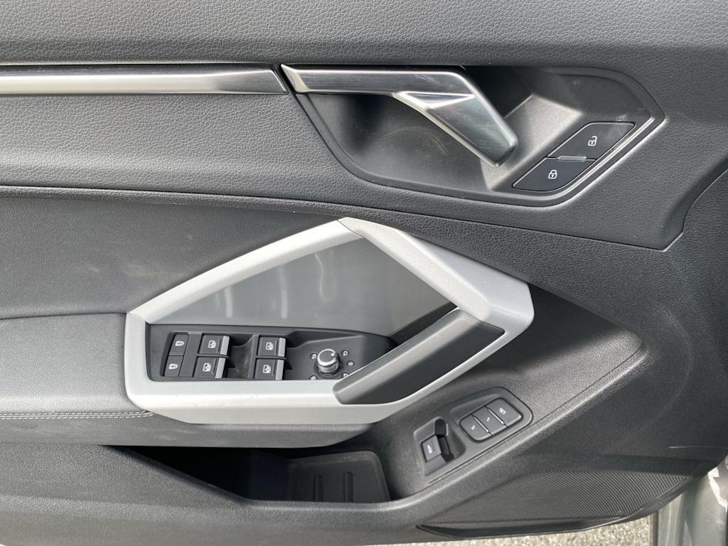 Thumbnail: 2024 Audi Q3 - 18