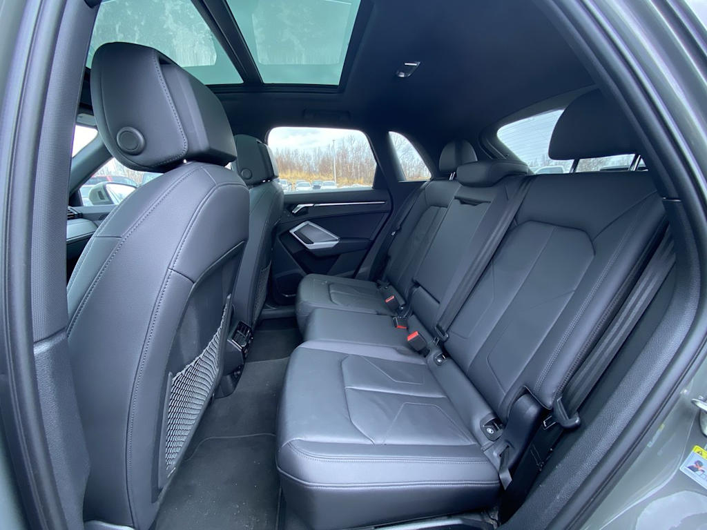 Thumbnail: 2024 Audi Q3 - 10