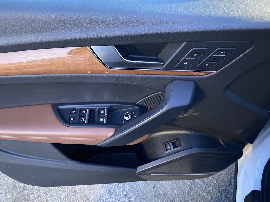 Thumbnail: 2023 Audi Q5 - 21