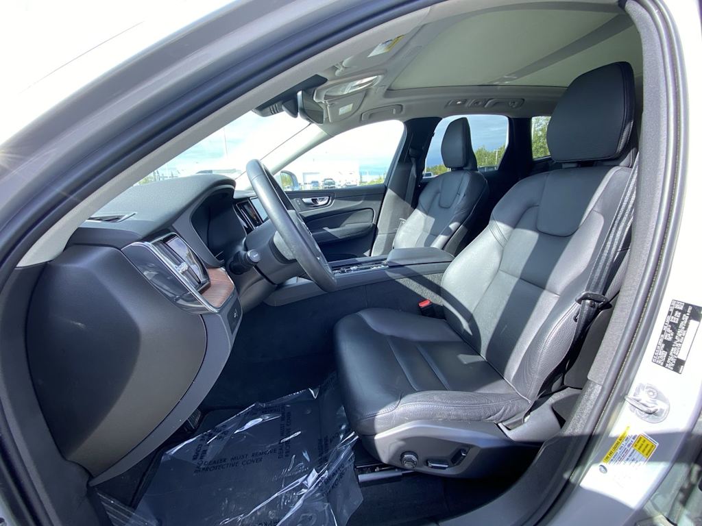 Thumbnail: 2023 Volvo XC60 - 10