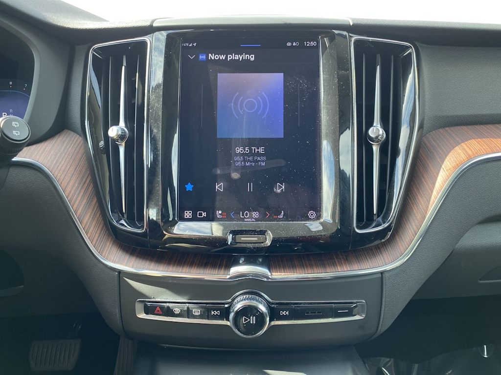 Thumbnail: 2023 Volvo XC60 - 11