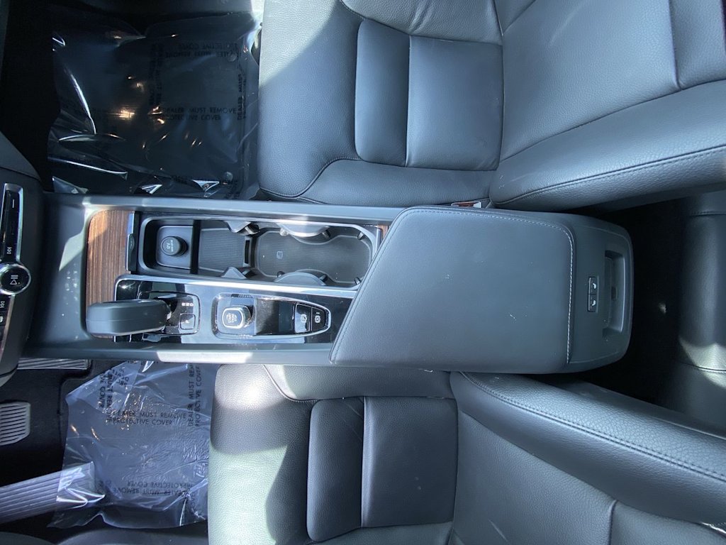 Thumbnail: 2023 Volvo XC60 - 32
