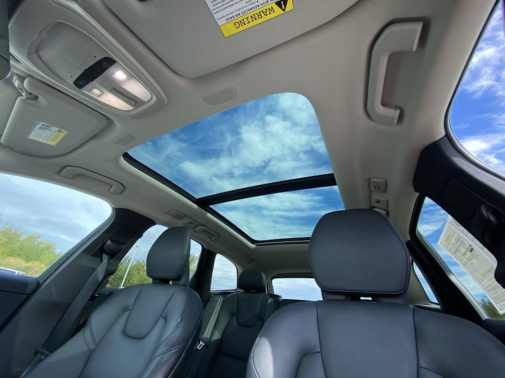 Thumbnail: 2023 Volvo XC60 - 33