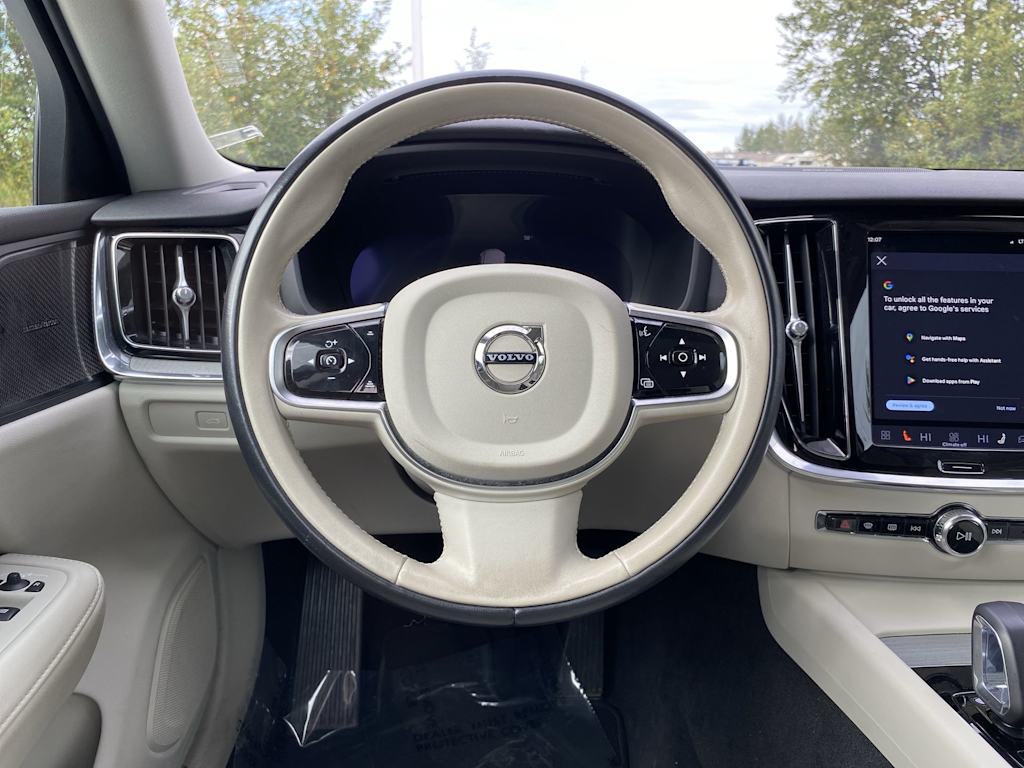 Thumbnail: 2025 Volvo V60 - 2