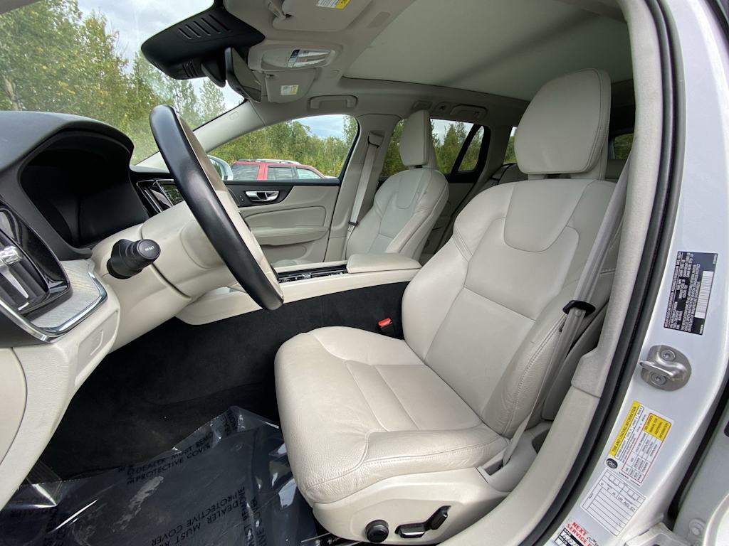 Thumbnail: 2025 Volvo V60 - 9