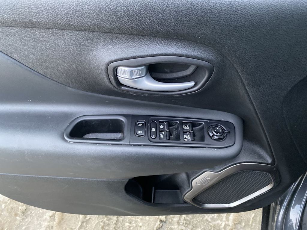 Thumbnail: 2023 Jeep Renegade - 19