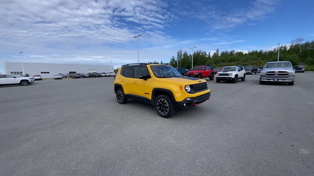 Thumbnail: 2023 Jeep Renegade - 5