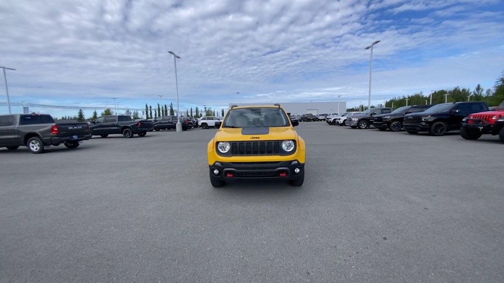 Thumbnail: 2023 Jeep Renegade - 19
