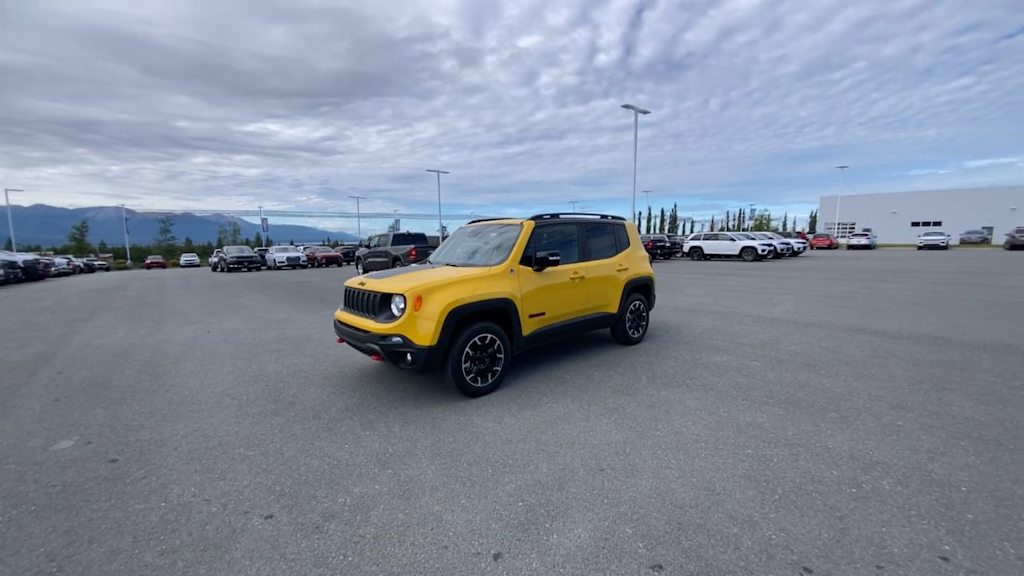 Thumbnail: 2023 Jeep Renegade - 20