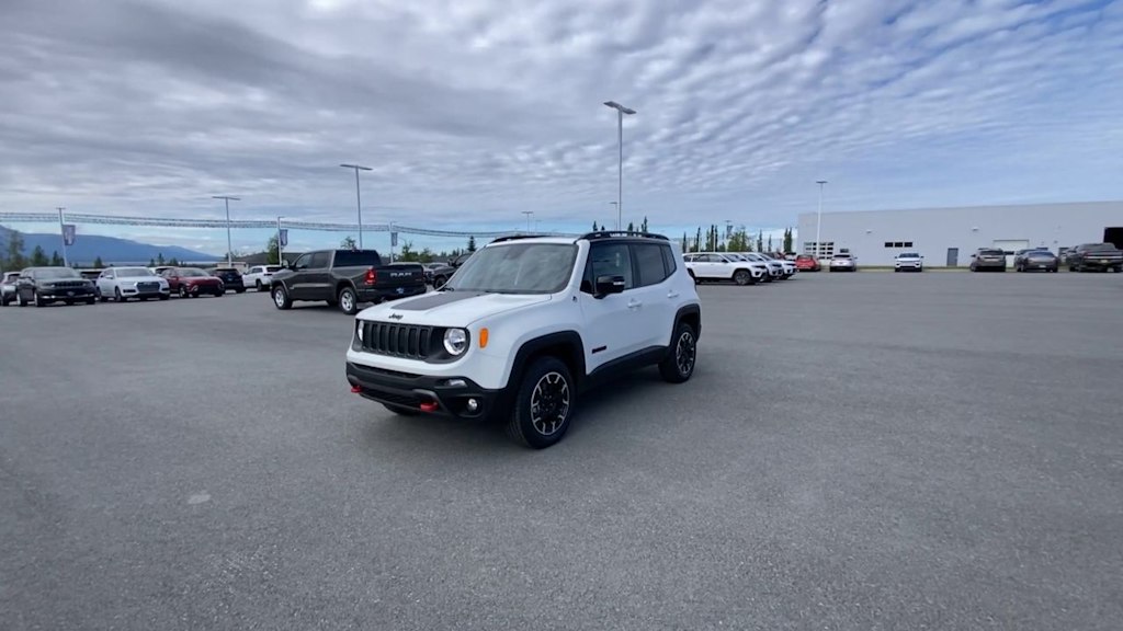 Thumbnail: 2023 Jeep Renegade - 21